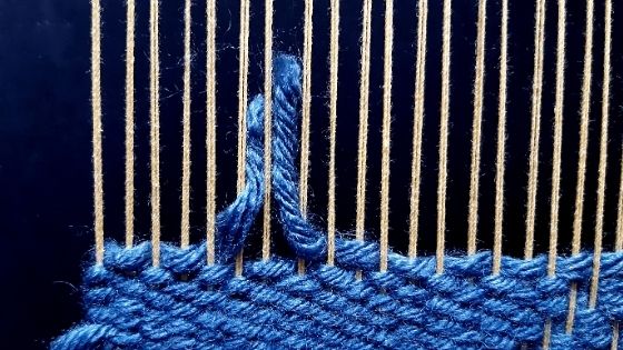 tkanie na ramie, rama tkacka, tkactwo, nitka wątku łączenie