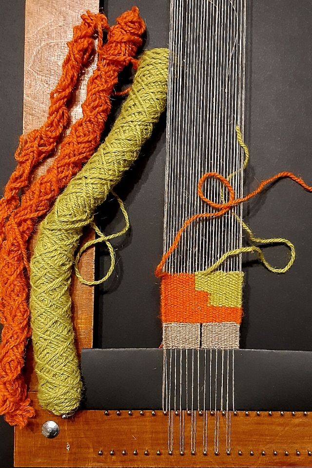 technika przesmyku, tkanie na ramie, rama tkacka , tkactwo