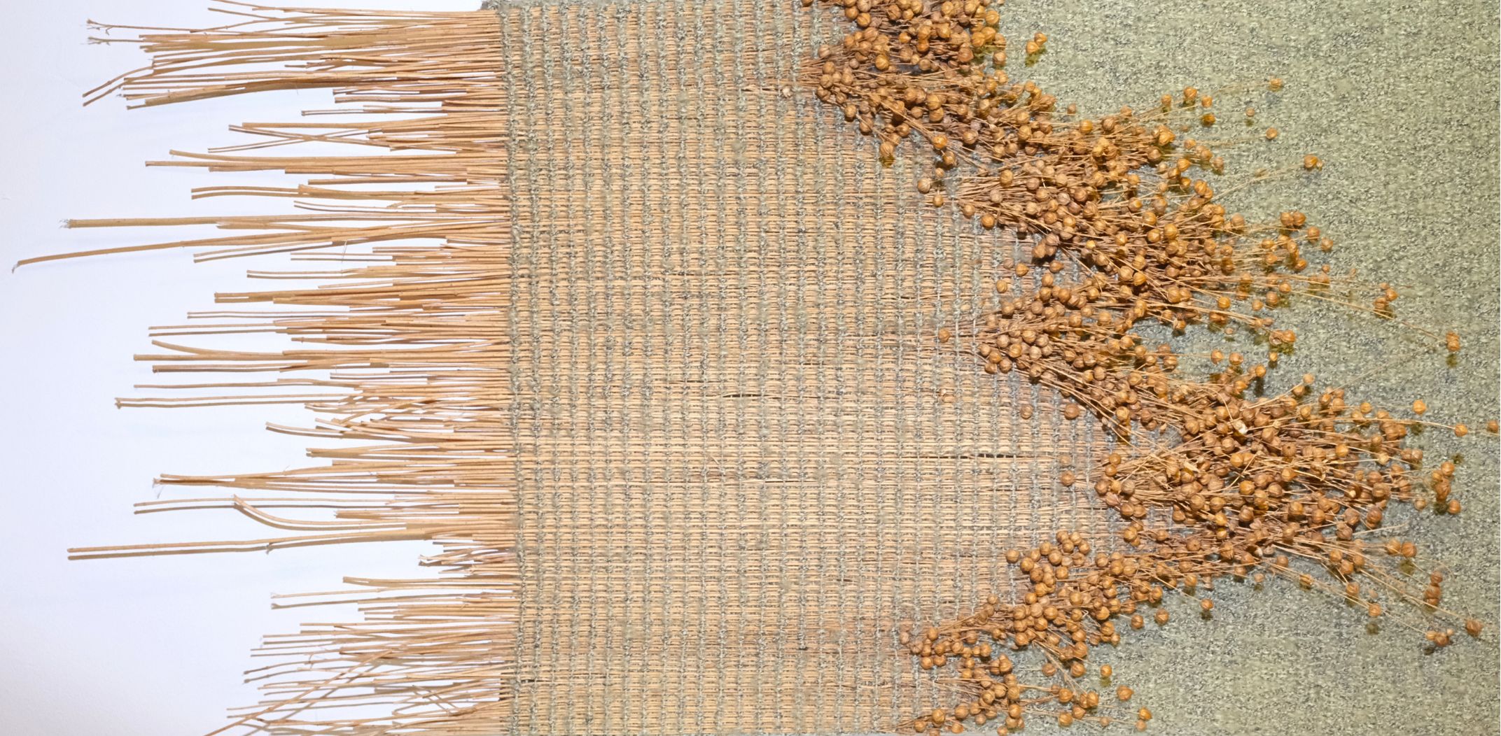 tkanina-artystyczna-len- boucle-Karolina-Nowaczyk-Pracownia-Tkacka